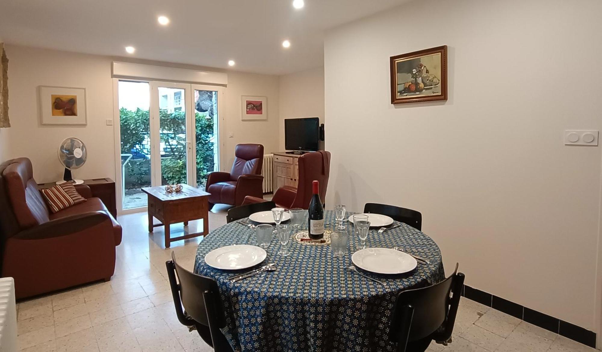 Grand Appartement, 2 Chambres Et Jardin Nimes Ngoại thất bức ảnh